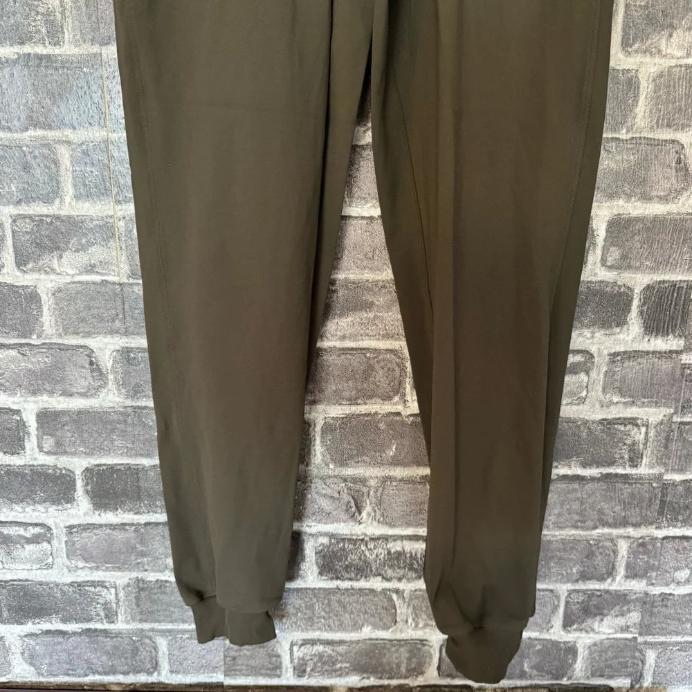 Lululemon Keep Moving Jogger olive green drawstring pockets